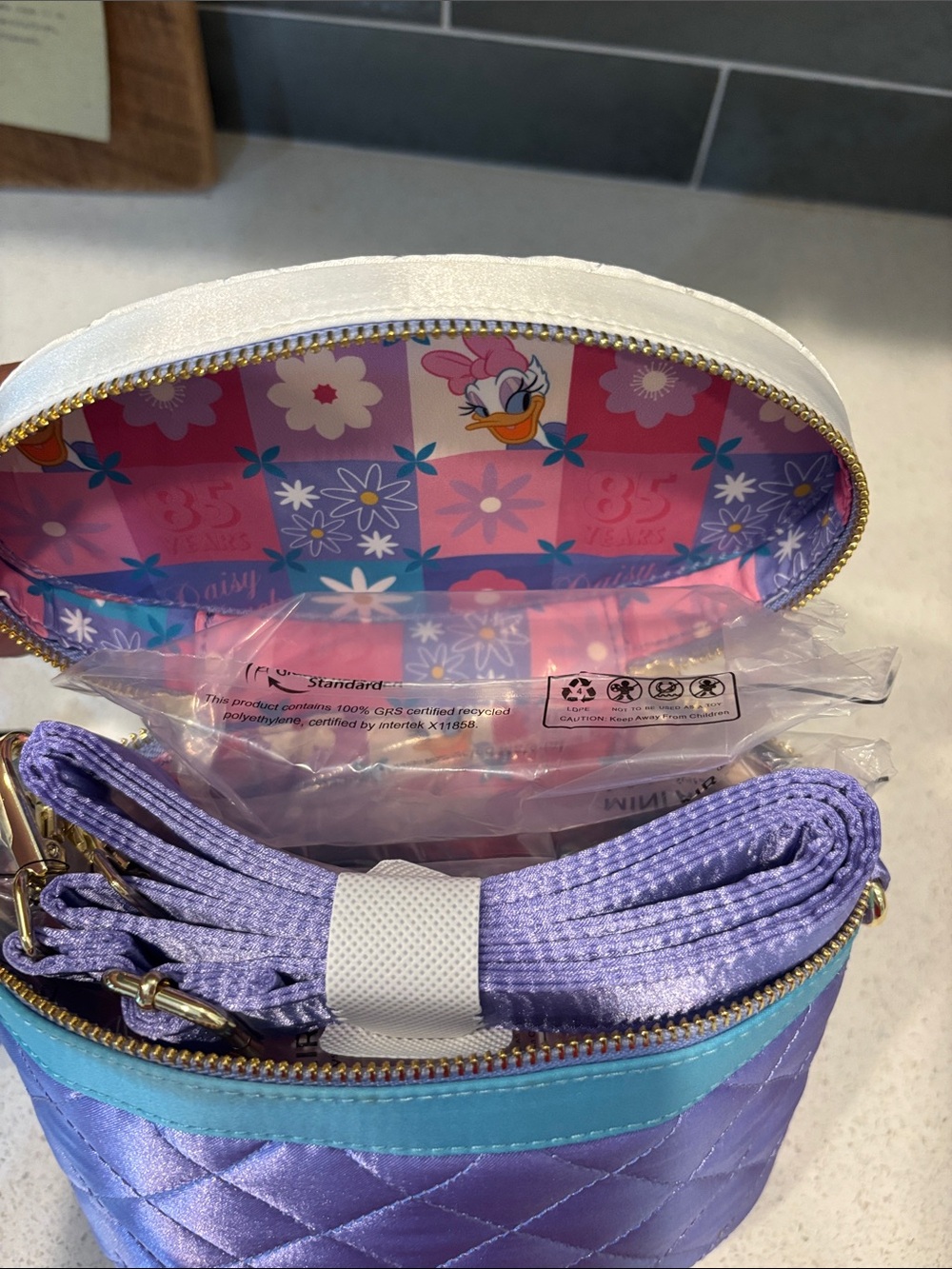 Daisy Duck Quilted Crossbody NWT - Picture 5 of 5